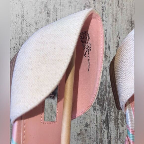 Cream Color With A White Pink And Blue Strip Bow D’orsay Flat Size 7 NWOT - Picture 5 of 5